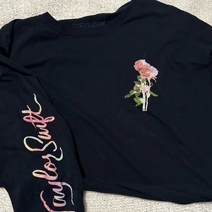 SUPER RARE LOVER CROPPED SLEEVE GLITTER TOP